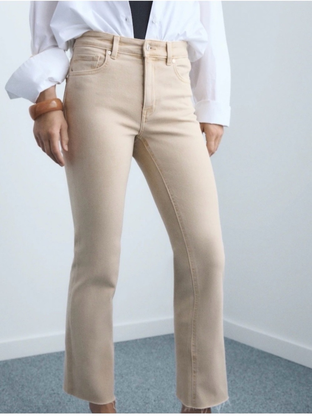 MANGO Sienna NWT US size 12 (44)-Rise Straight Crop Jeans in Beige - Women
